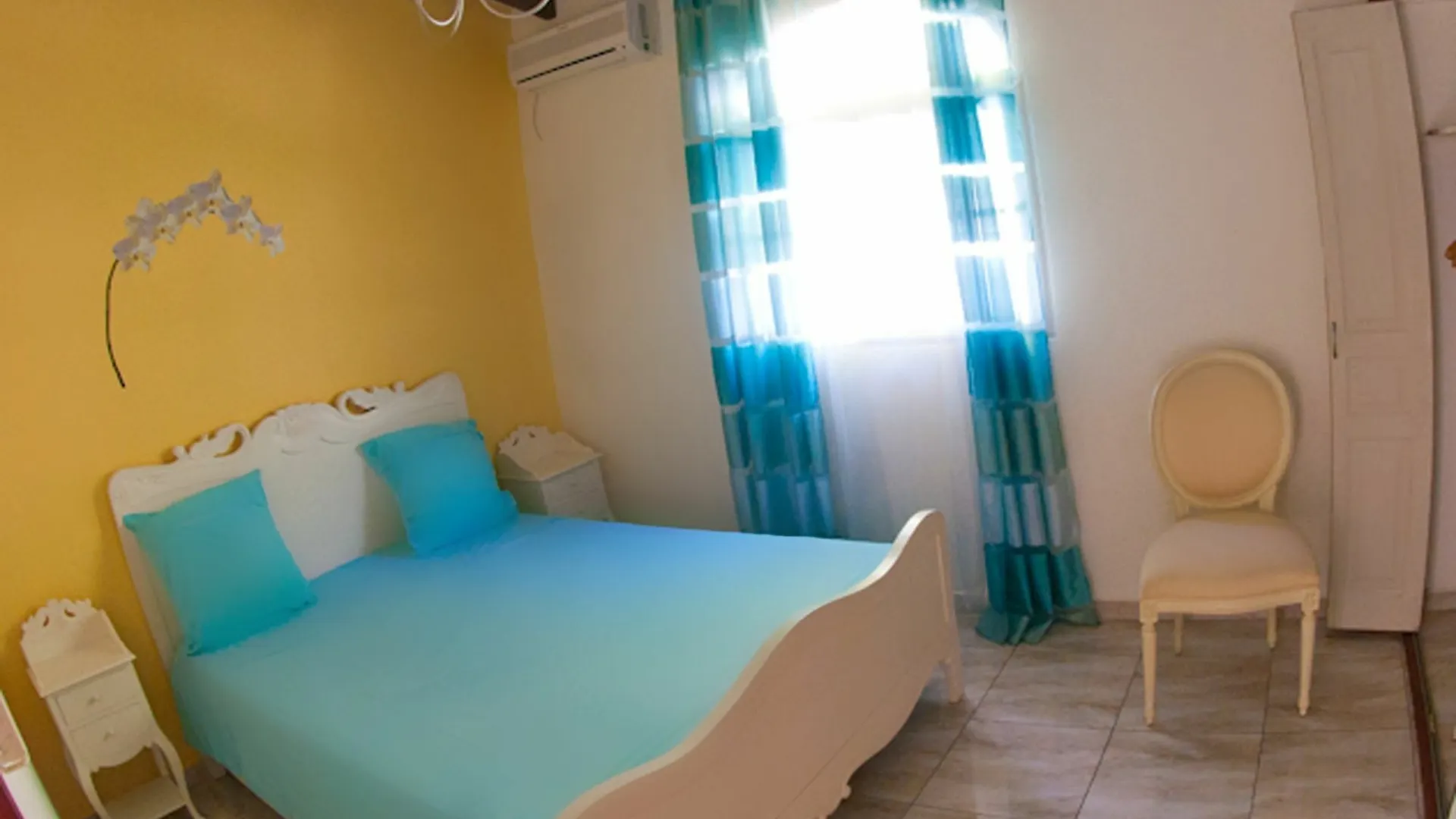 Stunning 5-Bedroom Villa In Guadeloupe With Garden And Sunny Terrace 2 Deshaies